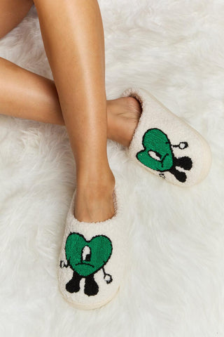 Melody Love Heart Print Plush Slippers - Closet of Ren