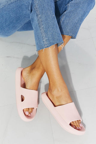 MMShoes Arms Around Me Open Toe Slide in Pink - Closet of Ren