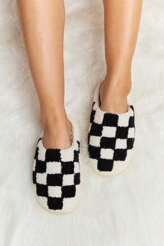 Melody Checkered Print Plush Slide Slippers - Closet of Ren