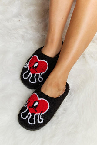 Melody Love Heart Print Plush Slippers - Closet of Ren