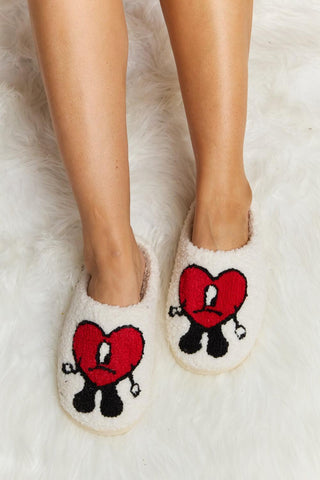 Melody Love Heart Print Plush Slippers - Closet of Ren