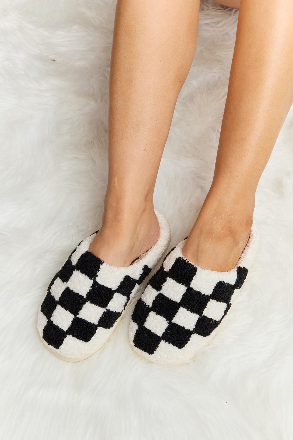 Melody Checkered Print Plush Slide Slippers - Closet of Ren
