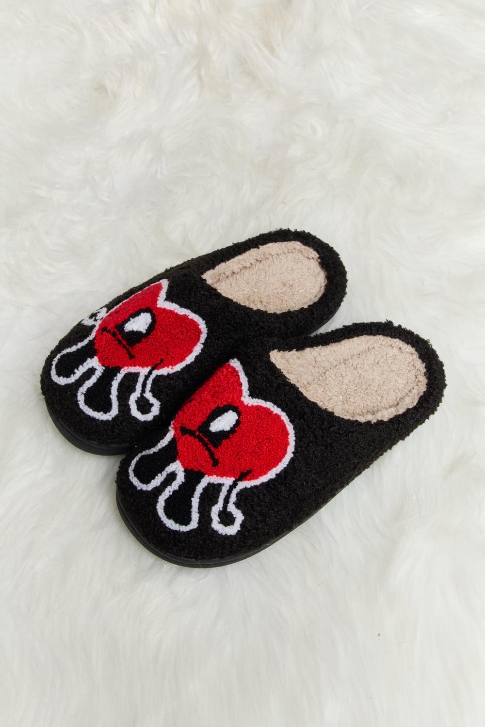 Melody Love Heart Print Plush Slippers - Closet of Ren
