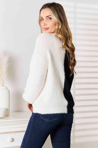 Woven Right Contrast Button-Front V-Neck Cardigan - Closet of Ren