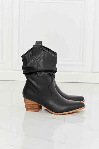 MMShoes Better in Texas Scrunch Cowboy Boots in Black - Closet of Ren