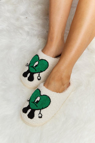 Melody Love Heart Print Plush Slippers - Closet of Ren